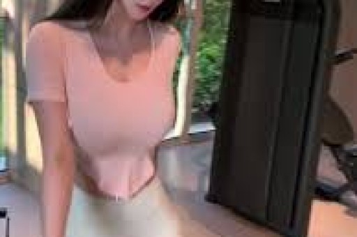 原来她早已结婚丈夫是国家一级演员如今定居上海被家人宠成宝