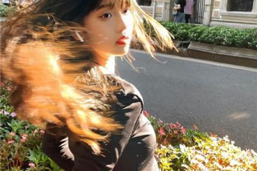婚内出轨却倒打一耙三个孩子两个爹超女何洁到底在想什么